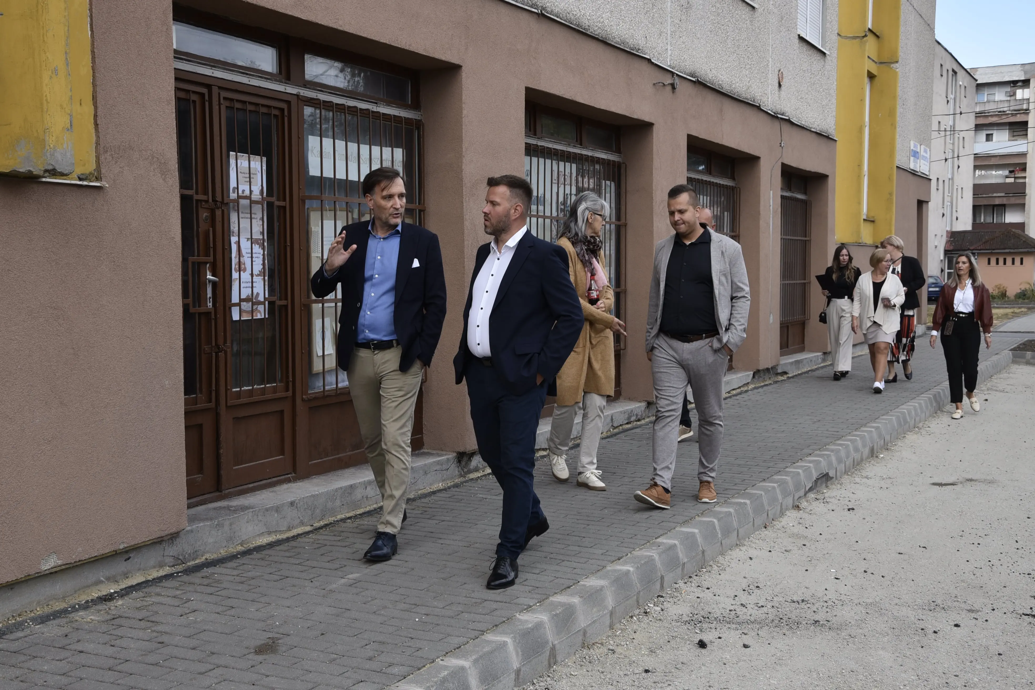 Közösségi infrastruktúra és okos települési fejlesztések Sajószentpéter városban